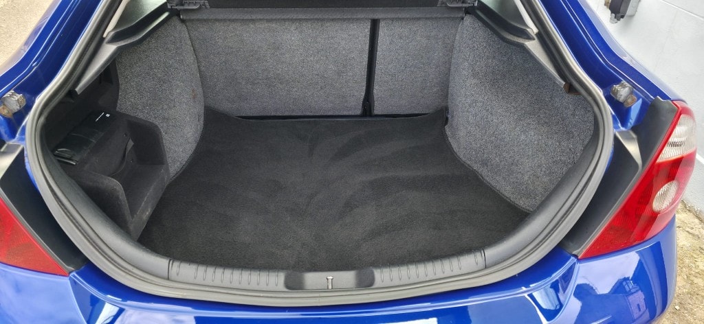 Spotless Ford Mondeo boot after an interior clean